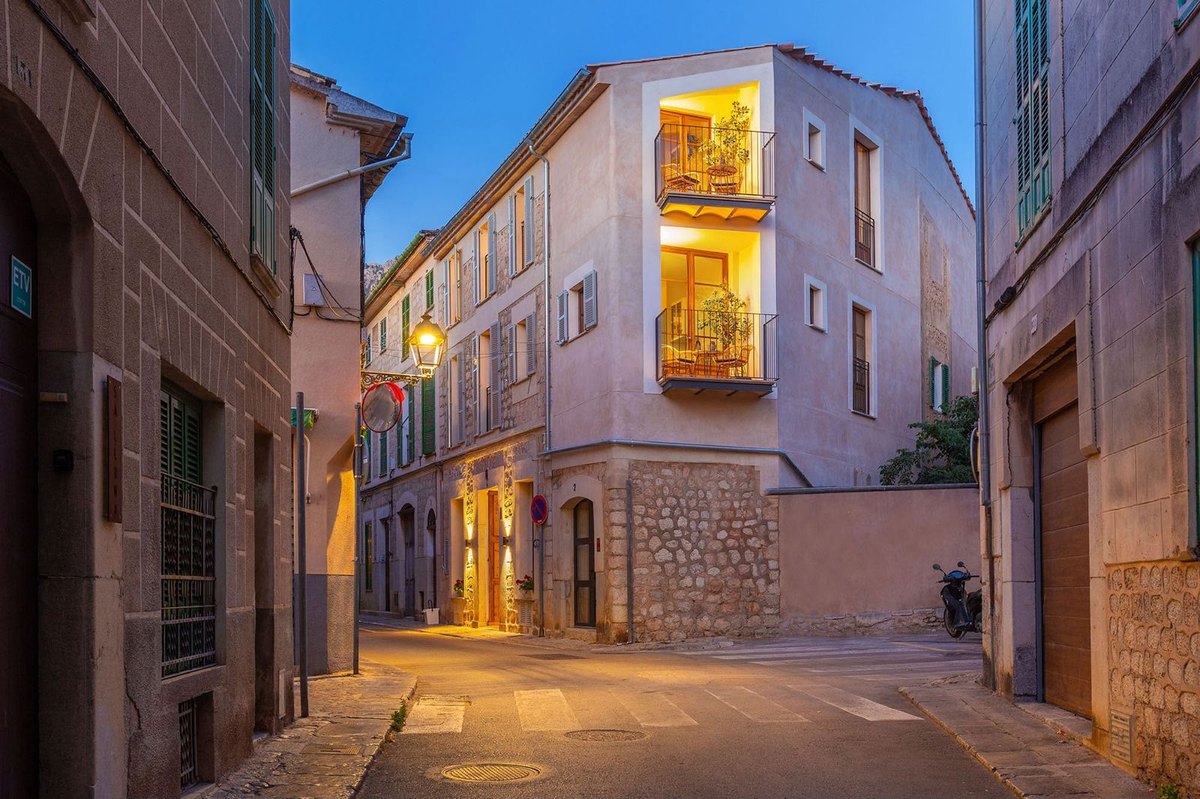 Can Perla, the town house in the old town of Sóller